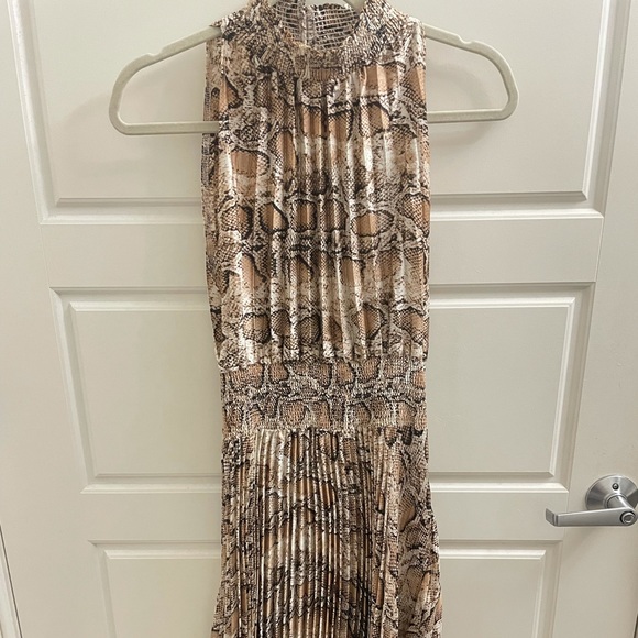 Snakeskin dress! - Picture 1 of 4